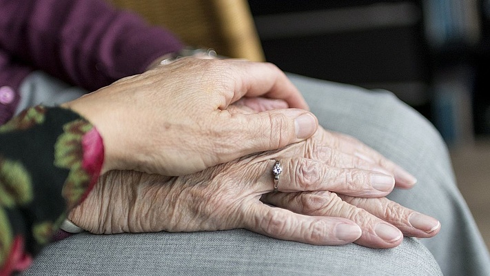„Rentner:innen sind die Verlierer der Pflegereform“