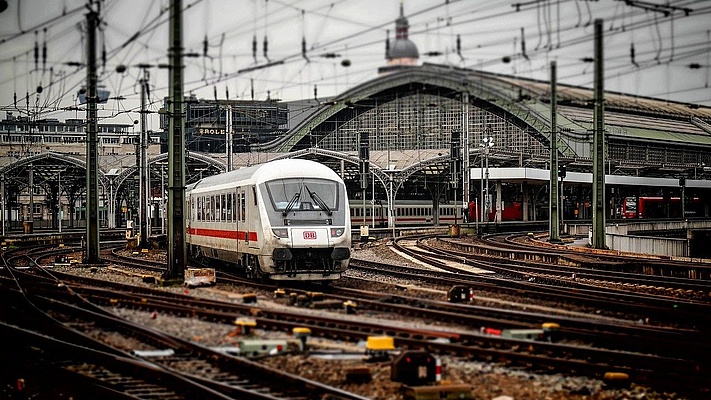 „Fahrplan Zukunft“: Schienenbündnis fordert „historische Trendumkehr“