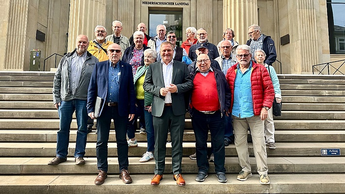 EVG-Senior*innen besuchen den Landtag in Hannover