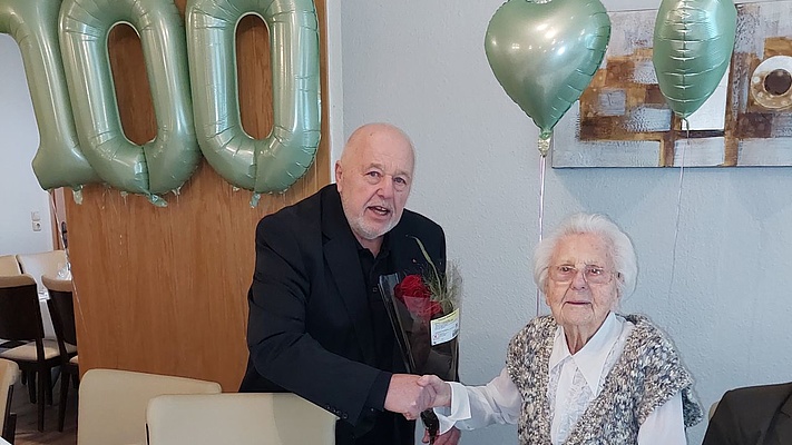 Herzlichen Glückwunsch zum 100. Geburtstag!