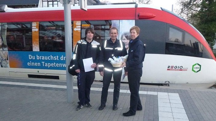 Betriebsgruppe Transdev Rheinland - RBE - begleitet Tarifauftakt mit Frühstücksaktion