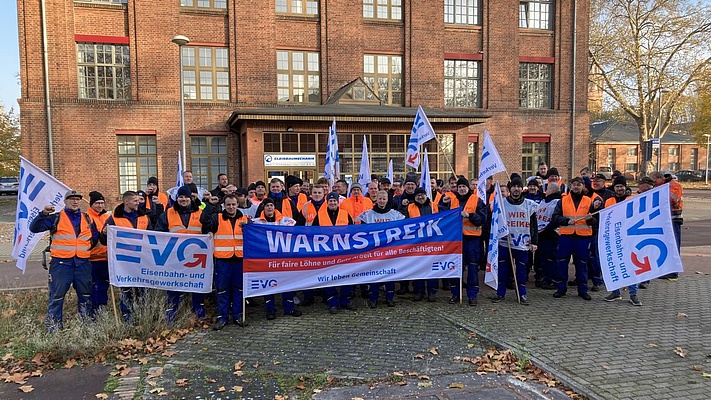 Erfolgreicher Warnstreik bei der Gleisbaumechanik Brandenburg