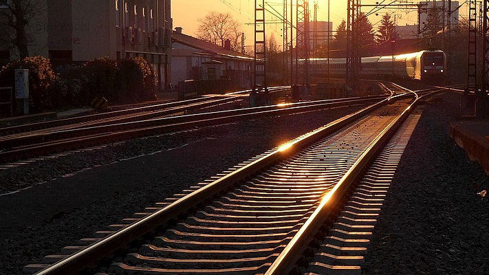 „Eine neue goldene Ära der Schiene schaffen wir nur, wenn alle Mitarbeiter wieder mit Stolz sagen können: Das ist meine Bahn!“