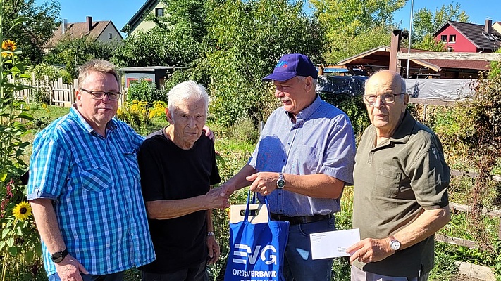 OV Offenburg gratuliert Karl Schillinger zum 90sten Geburtstag