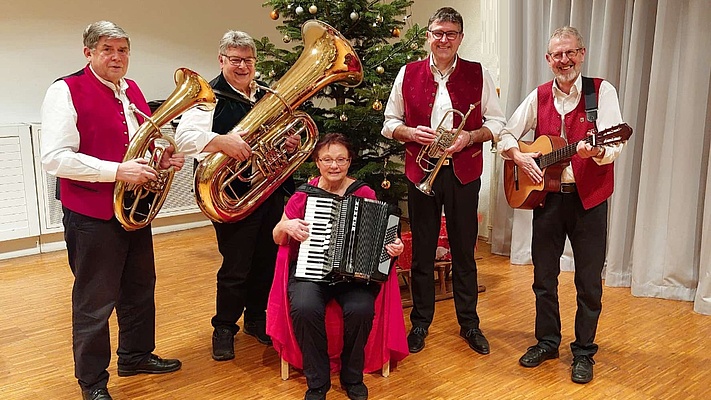 Gemeinsame BSW und EVG Weihnachtsfeier Eine musikalische Reise mit „Querbeet“ in die Adventszeit