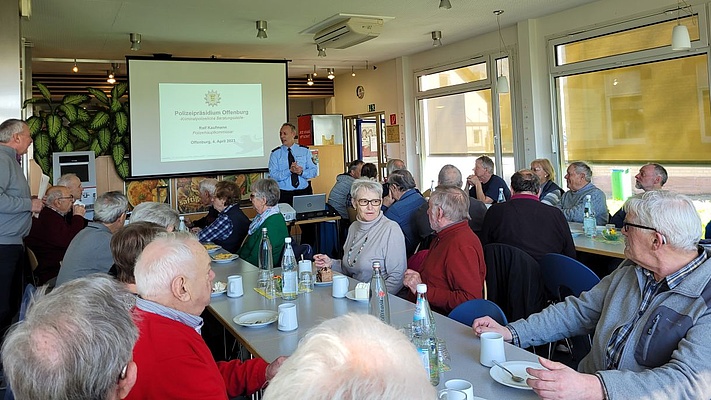 Treffen der Offenburger Senior:innen: „Senior:innen werden hereingelegt und abgezockt“