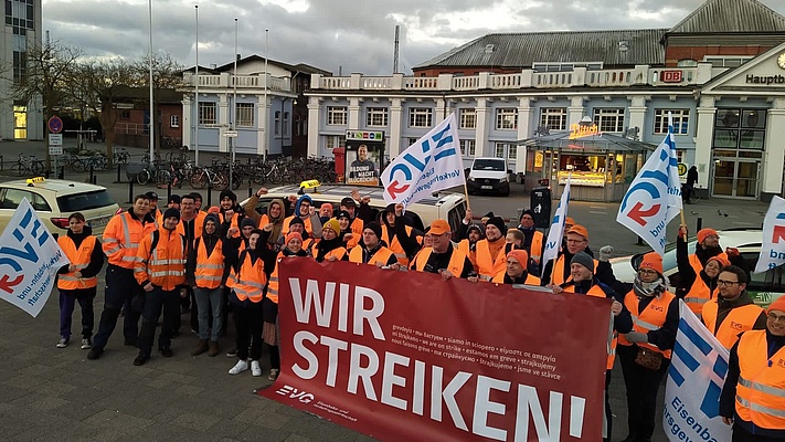 Warnstreik: Über 30.000 Beschäftigte bereits im Ausstand