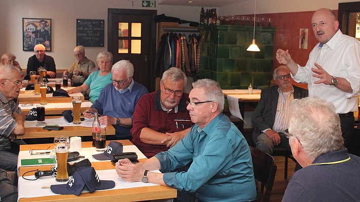 MdB Bernd Rützel beim Seniorenstammtisch in Aschaffenburg