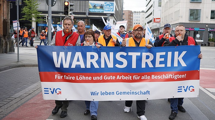 Warnstreik und Demonstration: „Alle sind sehr motiviert“