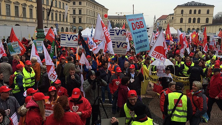 Gewerkschaften demonstrieren gegen Missbrauch von Leiharbeit und Werkverträgen