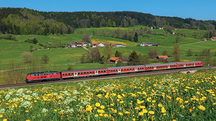 Fotowettbewerb: Abstimmung zum Bahnlandschaften-Kalender 2024