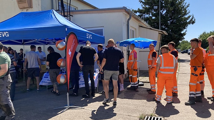Coole Pause unterm EVG-Zelt: Sommertour der GST Magdeburg macht Halt in Königsborn