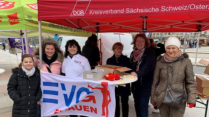 Frauenkampftag in Dresden - Macht, Geld und Anerkennung: Wir wollen gleich viel!