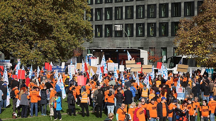 Das ist unser Erfolg! Forderung nach mehr Geld für die Schiene erfüllt!