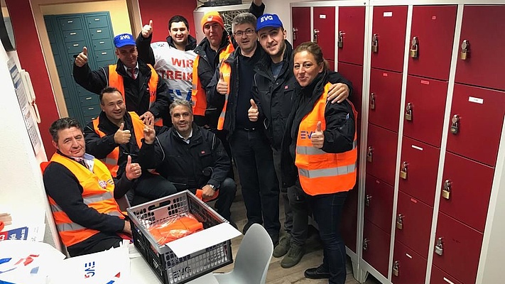 Warnstreik mit hervorragender Beteiligung bei Busverkehr Rheinland