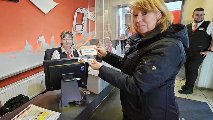 Ein herzlicher Tag am Hauptbahnhof Halle: Unsere Aktion zum Internationalen Frauentag