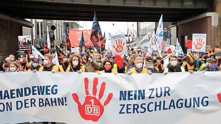 Der Kampf gegen die Zerschlagung der Bahn geht weiter