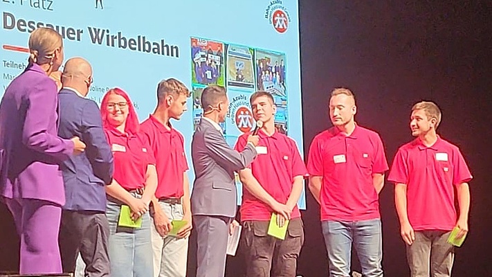 „Bahn-Azubis gegen Hass und Gewalt“: Erfolgreiche Initiative der Auszubildenden des FZI-Werks Dessau