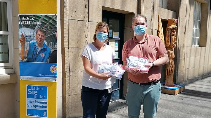 DB Fernverkehr Karlsruhe/Freiburg: Gesichtsmasken gespendet