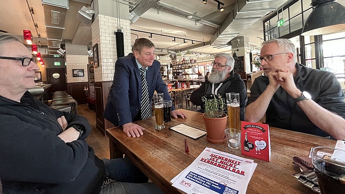 Beamtenstammtisch der EVG in Kiel: Austausch zum Konzernumbau und gemeinsamer Ausblick