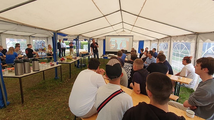 Begrüßung der neuen Nachwuchskräfte bei DB Bahnbau in Halle Ammendorf