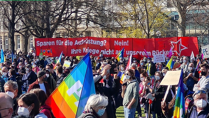 35.000 Menschen auf Anti-Kriegsdemo in Stuttgart