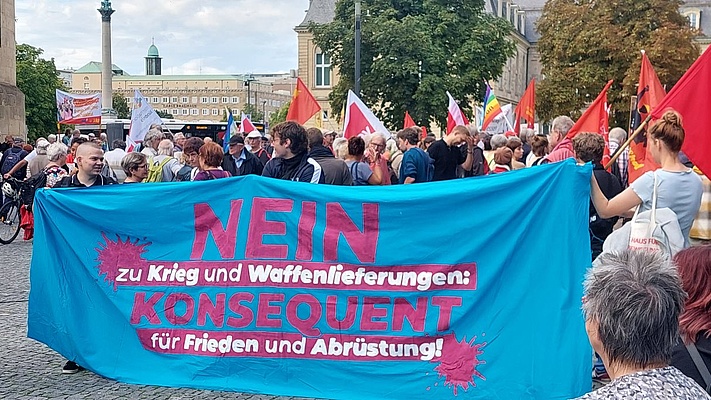 Antikriegstag in Stuttgart: Stell dir vor, es ist Krieg und keiner geht hin…