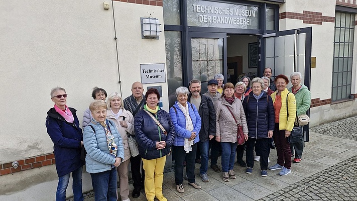 Seniorengruppe Ostsachsen: Bunte Bänder und Kordel statt Blumen zum Frauentag