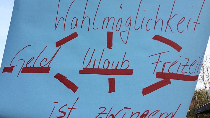 Dritte Runde Tarifverhandlungen DB AG: Protestaktion in Berlin