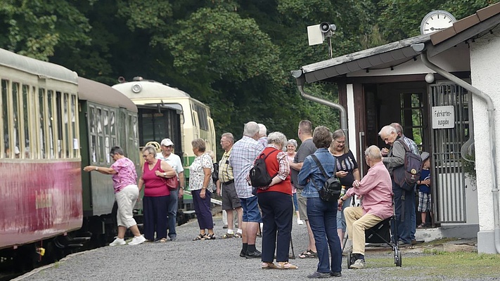 Kölner Senioren reisen mit dem Vulkan-Express