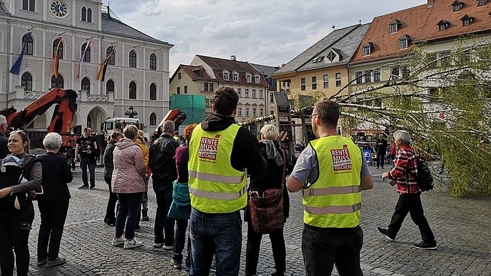 EVG-Jugend beim Maibaumsetzen in Weimar