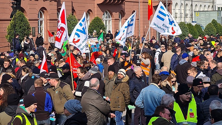 „Eisenbahnerinnen & Eisenbahner für Future“ in Karlsruhe