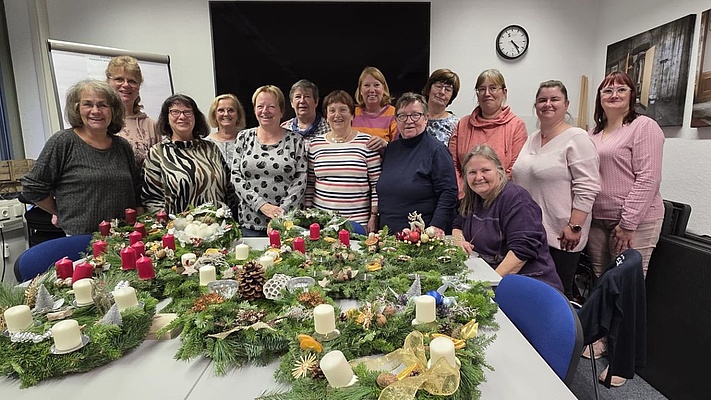 Adventsbasteln der Ortsfrauenleitung Halle – kreativ, gemütlich und voller Vorfreude auf die schönste Zeit im Jahr