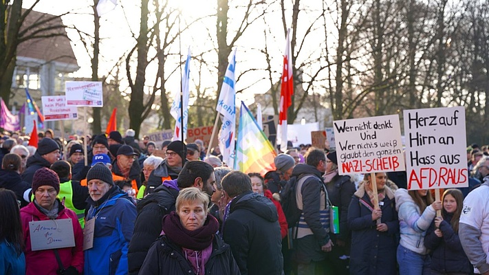 Osnabrück: 25.000 Menschen demonstrieren gegen Rechts