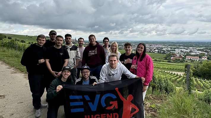 OJ Mainz: Planwagenfahrt durch Mainzer Weinberge