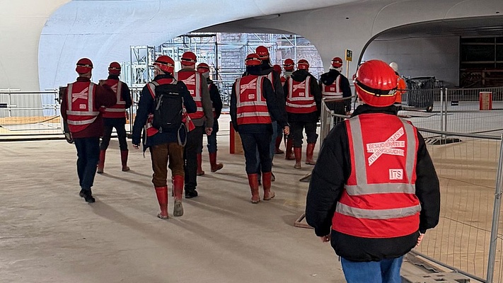 Tiefer Einblick in S 21: EVG-Baustellenführung begeistert Mitglieder