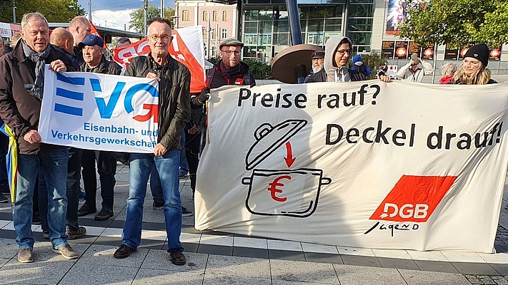 Endlich: die erste DGB-Protestaktion in der sachsen-anhaltinischen Landeshauptstadt Magdeburg