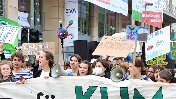 Globale Klima-Demo - Umdenken in der Klimapolitik gefordert