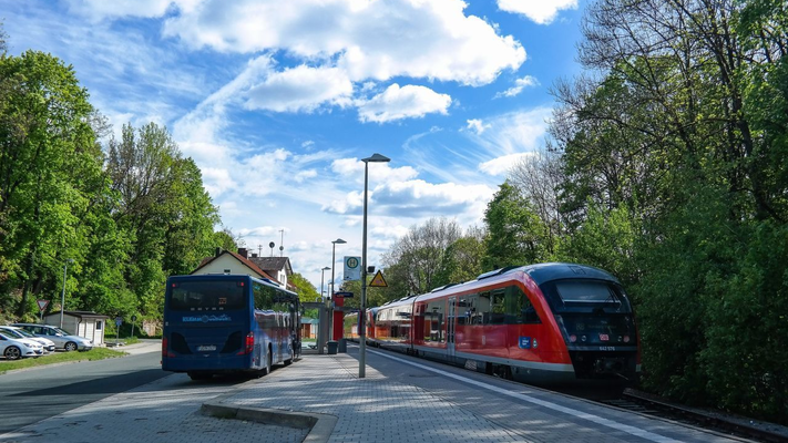 Bündnis „ÖPNV braucht Zukunft“ fordert: Dauerhaft günstiges Fahren und mehr Geld für den Ausbau von Bus & Bahn