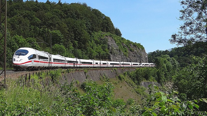Bahn liegt im Umweltvergleich der europäischen Verkehrsträger klar vorn