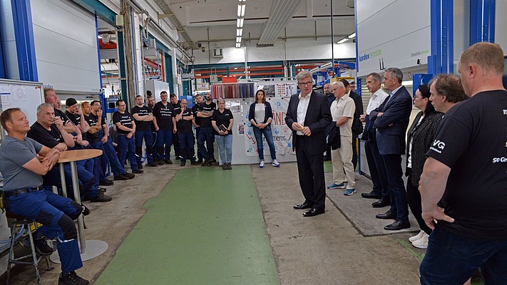 „Wer nicht kämpft, hat schon verloren“ - Klare Worte beim Austausch im Werk Delitzsch