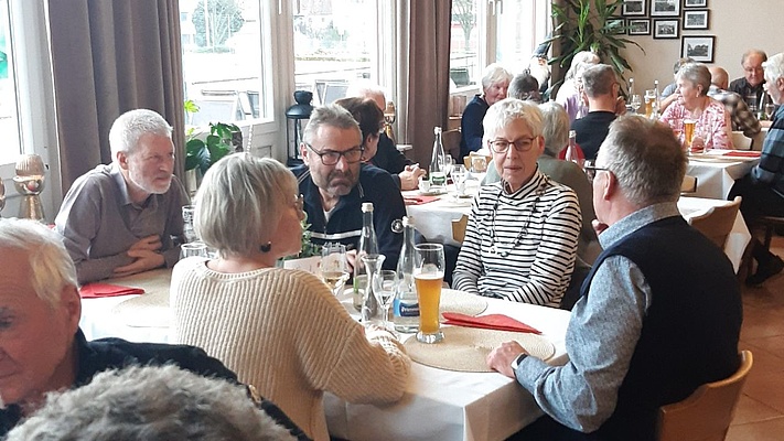 Senioren Ortsverband Bruchsal: Weihnachtsfeier und Spende für Dominik