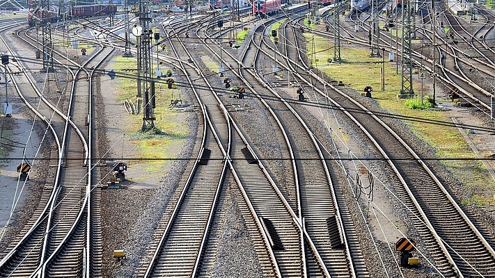 EVG und IG Metall: Bei Modernisierung der Bahn nicht auf halber Strecke stehen bleiben!