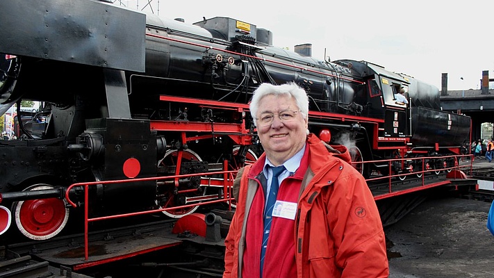 Mit Bahn, Schiff und Bus durch Europa – „Toni“ Hofmann beendet ehrenamtliche Reisebegleitertätigkeit